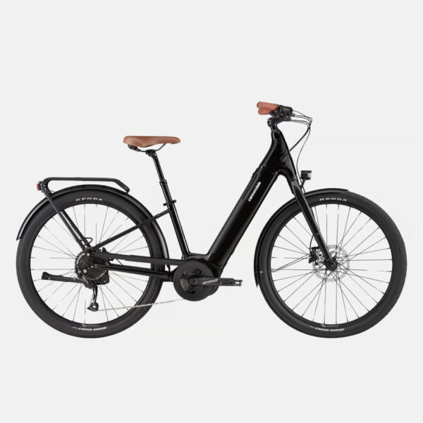Musta Cannondale Adventure Neo 3.1 EQ sähköcitypyörä