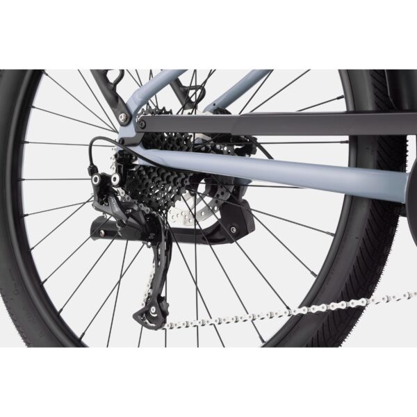 Sinisen Cannondale Adventure Neo 3.1 EQ sähköcitypyörän rataspakka
