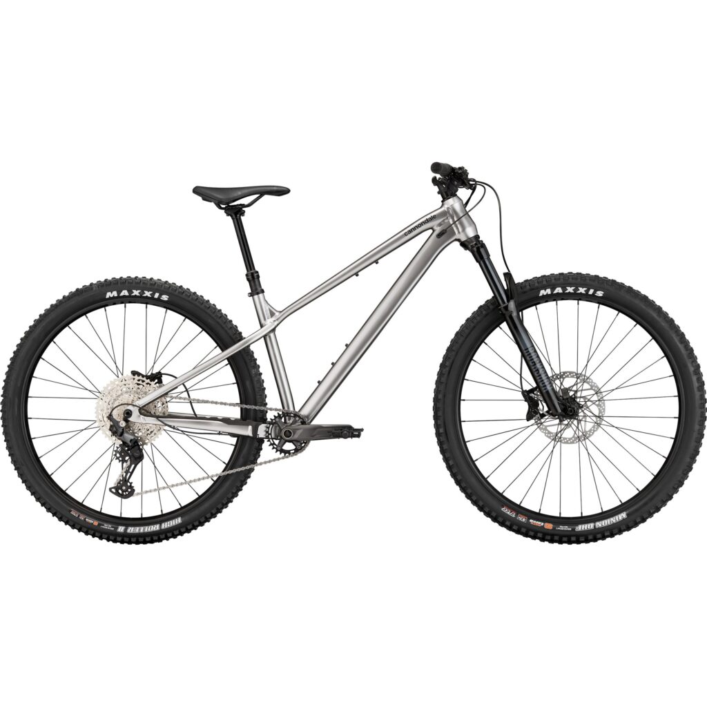 Vuoden 2023 harmaa Cannondale Habit HT 1 maastopyörä sivusta kuvattuna