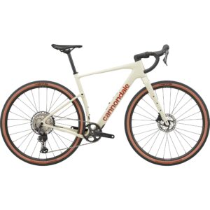 Valkoinen Cannondale Topstone Carbon 3 GRX 1x gravel-pyörä sivusta kuvattuna