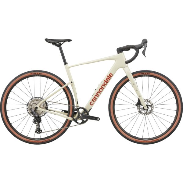 Valkoinen Cannondale Topstone Carbon 3 GRX 1x gravel-pyörä sivusta kuvattuna