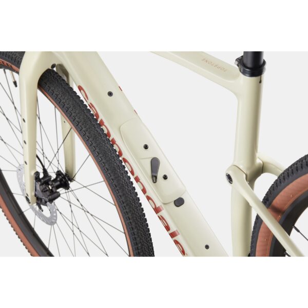 Valkoisen Cannondale Topstone Carbon 3 GRX 1x gravel-pyörän runko