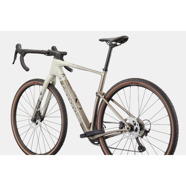 Cannondale Topstone Carbon 3 GRX 2x gravel-pyörä takaviistosta kuvattuna