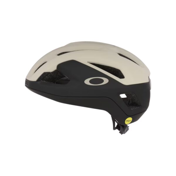 Beige/musta Oakley ARO3 Endurance MIPS pyöräilykypärä sivusta kuvattuna