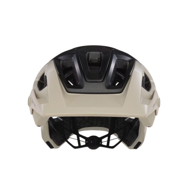 Beige/musta Oakley DRT5 Maven MIPS pyöräilykypärä edestä kuvattuna