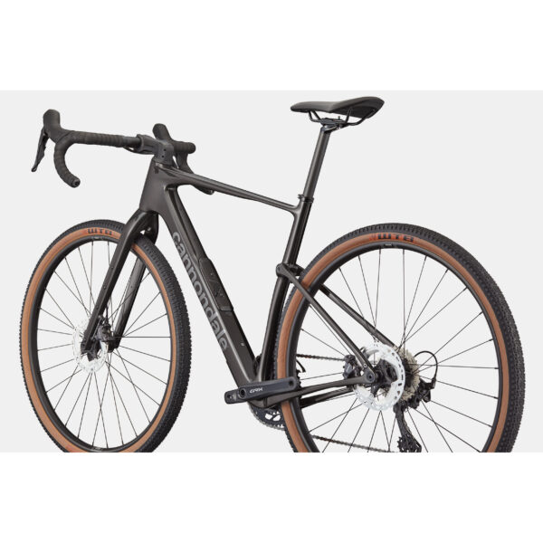 Cannondale Topstone Carbon 2 GRX 2x gravel-pyörä takaviistosta kuvattuna