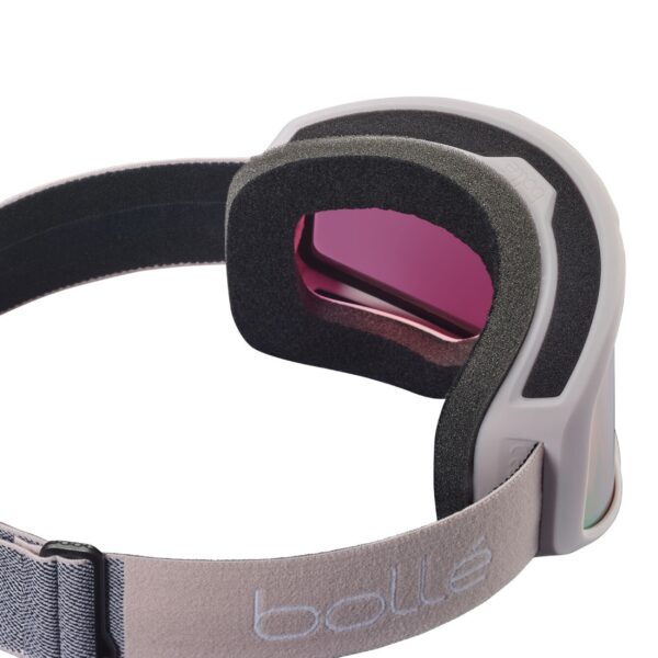 Pinkit Bollé Bedrock Plus laskettelulasit takaa kuvattuna