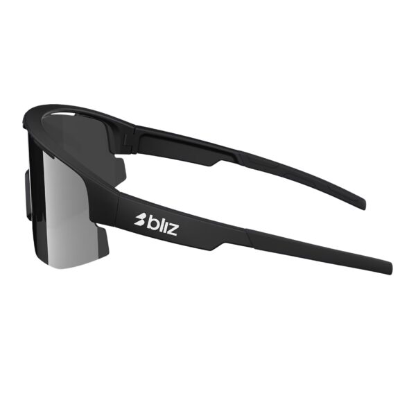 Bliz Matrix Matte Black Smoke Silver Mirror urheilulasit sivusta kuvattuna