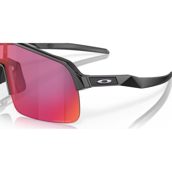 Oakley Sutro Lite Matte Black Prizm Road urheilu/aurinkolasit yksityiskohta
