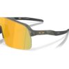 Oakley Sutro Lite Matte Olive Ink Prizm 24K urheilu/aurinkolasit yksityiskohta