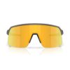 Oakley Sutro Lite S Matte Carbon Prizm 24K urheilu/aurinkolasit edestä kuvattuna sangat auki