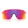 Oakley Sutro Lite S Pink Prizm Road urheilu/aurinkolasit edestä kuvattuna sangat auki