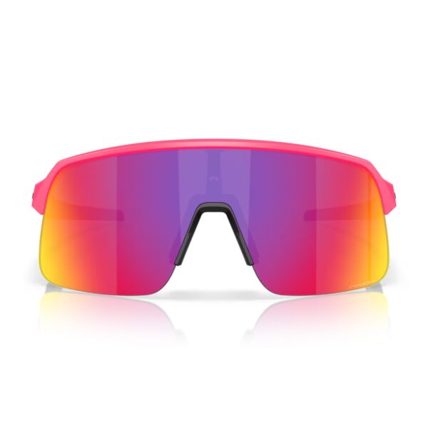 Oakley Sutro Lite S Pink Prizm Road urheilu/aurinkolasit edestä kuvattuna sangat auki