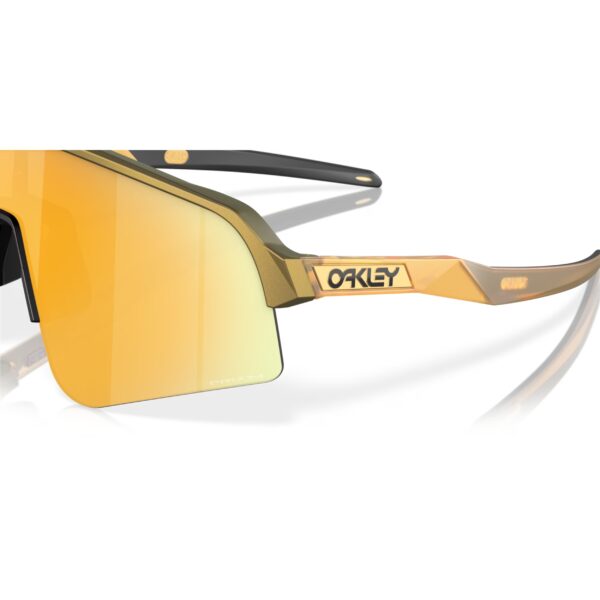 Oakley Sutro Lite Sweep Brass Tax Prizm 24K urheilu/aurinkolasit yksityiskohta