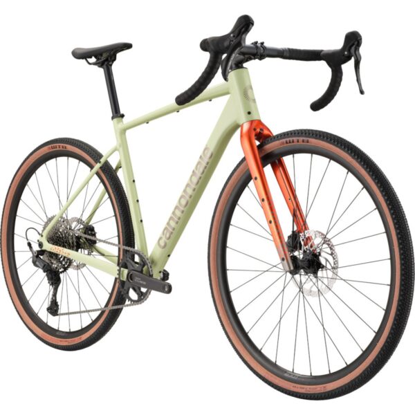 Vihreä Cannondale Topstone CAAD 2 CUES 1x gravel-pyörä etuviistosta kuvattuna