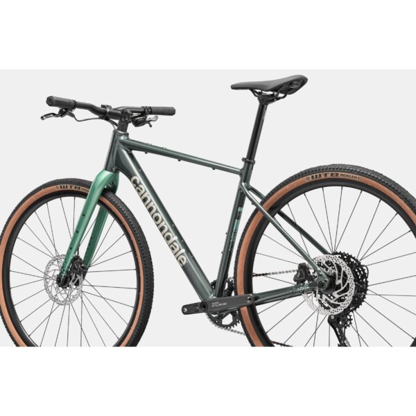 Cannondale Topstone CAAD 3 CUES Flat Bar gravel-pyörä takaviistosta kuvattuna